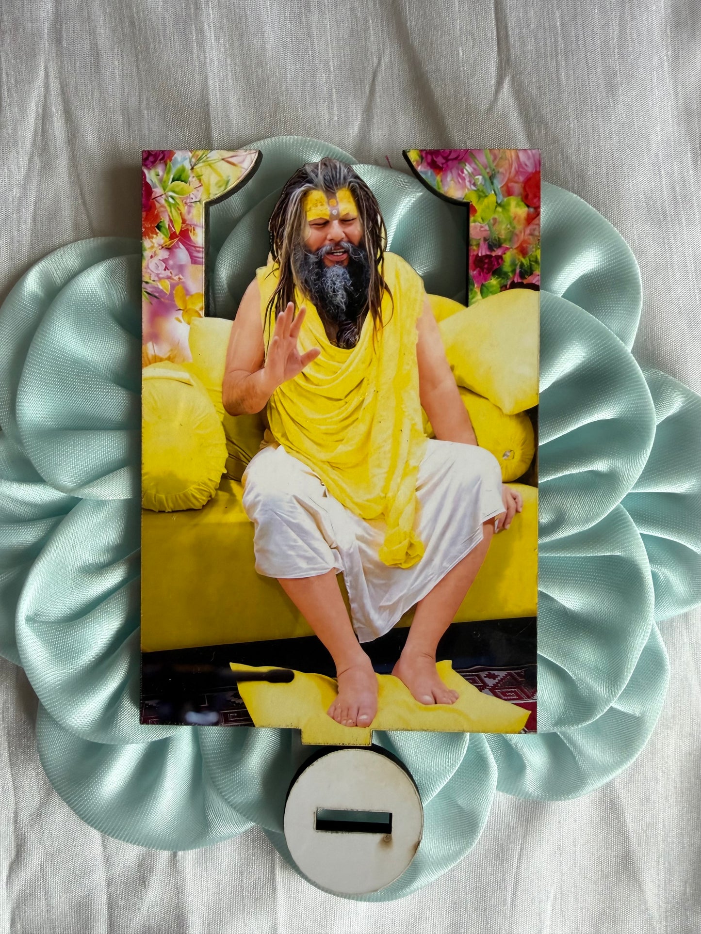 Gurudev Cutout Stand