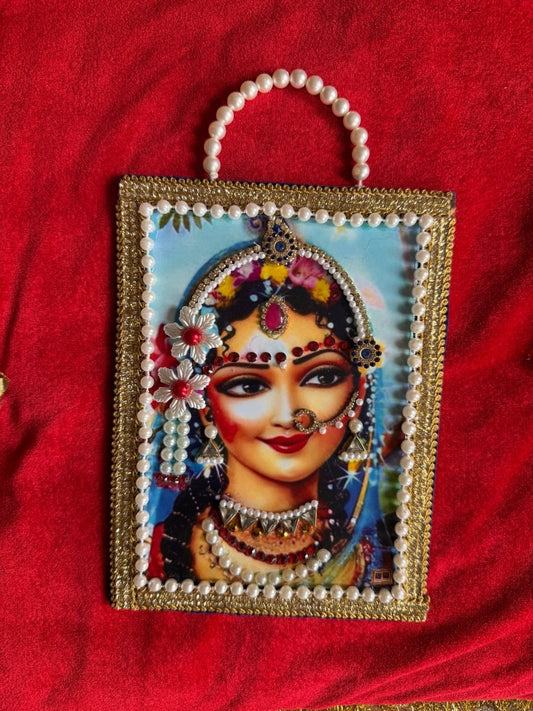 Pyari Pyari Sukumari Radha Rani Shringar Mala - Shri Hit Sakhi